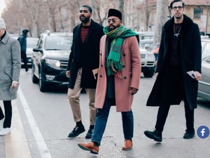Pakai Sarung dan Peci Pria Ini Masuk Street Style Terbaik di Milan