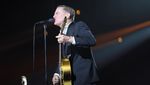Mari Bernostalgia Bersama Bryan Adams