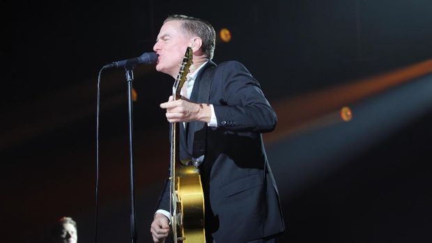 Sandy Sandoro Ajak Anak Kenal Bryan Adams