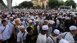 Foto-foto Demo FPI dari Dekat