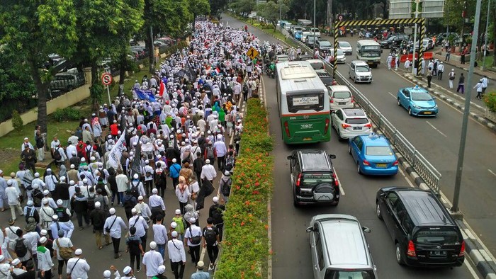 Massa FPI ke Al Azhar, Lalin Depan Mabes Polri Kembali Normal