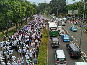 Massa FPI ke Al Azhar, Lalin Depan Mabes Polri Kembali Normal