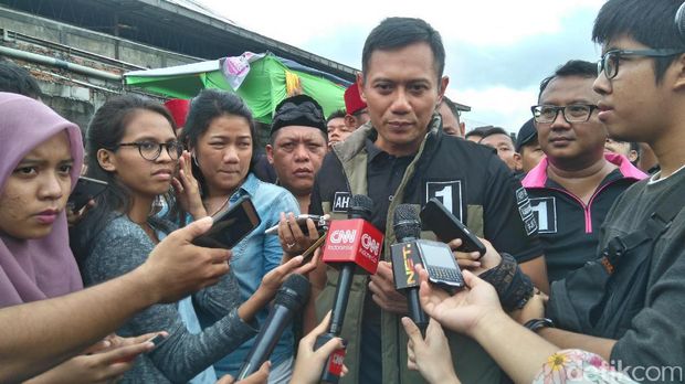 Agus Yudhoyono / 