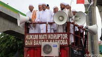 Sementara itu, Kapolres Jaksel Kombes Iwan Kurniawan menyebut massa yang akan berdemo di Mabes Polri ini mengatasnamakan diri sebagai LPI. Namun anggota mereka adalah orang-orang dari FPI.