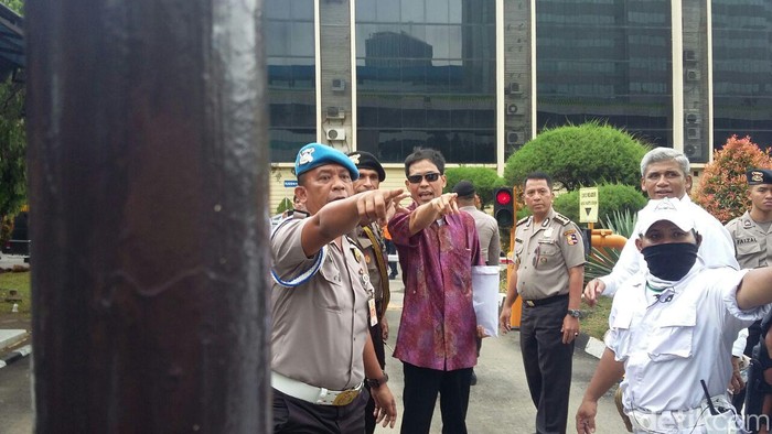 Munarman dan Perwakilan FPI Diterima di Gedung Baharkam Polri