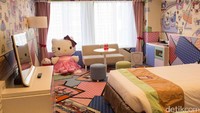 Bagi traveler pecinta karakter imut Hello Kitty, bisa coba menginap di kamar bertema serupa di Keio Plaza Hotel Tokyo, Jepang. Kamar bertema lucu ini pun pertama kali dibuka pada tahun 2014 lalu (Randy/detikTravel)