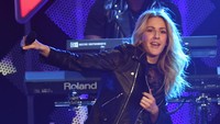 Ada juga Ellie Goulding yang menjadi penantang utama. Foto: Daniel Boczarski/Getty Images
