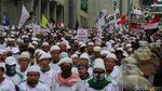 Foto-foto Demo FPI dari Dekat