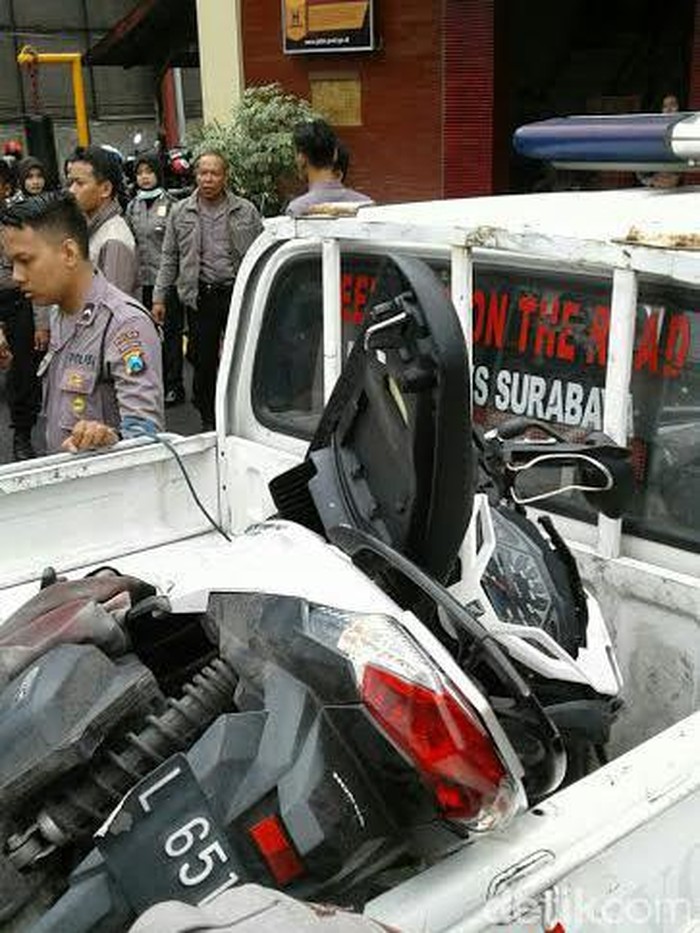 Polisi Tewas Tertabrak Mobil di Pintu Tol Gunungsari