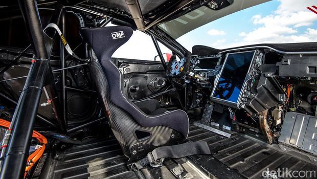 Mobil Listrik Balap GT