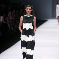 Koleksi JII by Gloria Agatha di Jakarta Fashion Week 2017. Senayan City. Jakarta. [Foto: Mohammad Abduh/Wolipop]