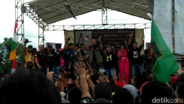 Agus Yudhoyono kampanye di Semanan Jakbar