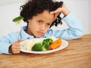 4 Penyebab Anak Suka Pilih-pilih Makanan