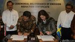Serah Terima Sertifikat Penurunan Emisi