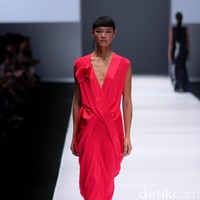 Koleksi jeffry Tan mengangkat tema Prism di Jakarta Fashion Week 2017. Senayan City. Jakarta. [Foto: Mohammad Abduh/Wolipop]