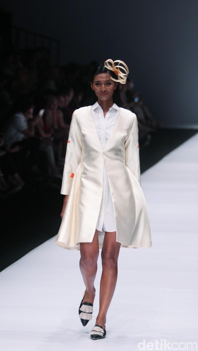 Koleksi JII by Gloria Agatha di Jakarta Fashion Week 2017. Senayan City. Jakarta. [Foto: Mohammad Abduh/Wolipop]