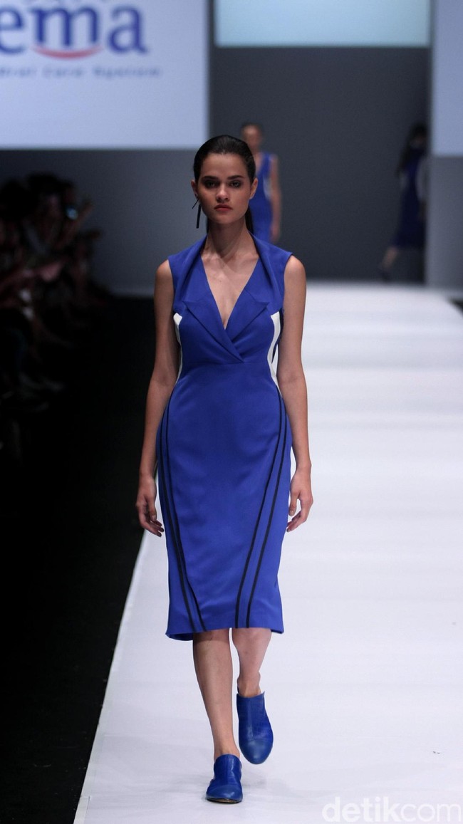 Koleksi jeffry Tan mengangkat tema Prism di Jakarta Fashion Week 2017. Senayan City. Jakarta. [Foto: Mohammad Abduh/Wolipop]