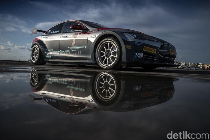 Mobil Listrik Balap GT