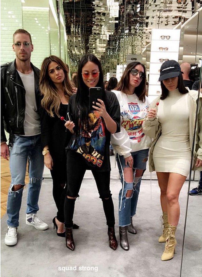 Kim Kardashian Operasi Kecilkan Bokong?