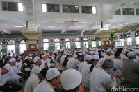 Jemaah Dengar Ceramah dan Baca Alquran, Begini Suasana di Al Azhar