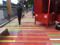 Hari Pertama Kerja Usai Sakit, Ridwan Kamil Tinjau Skywalk Cihampelas