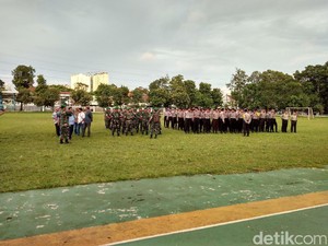 Jelang Demo FPI, TNI dan Polisi Gelar Apel di Masjid Al-Azhar