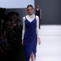 Koleksi jeffry Tan mengangkat tema Prism di Jakarta Fashion Week 2017. Senayan City. Jakarta. [Foto: Mohammad Abduh/Wolipop]