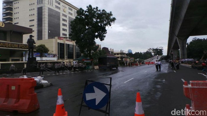 Ada Demo FPI di Polda Metro, Polisi: Busway Tetap Beroperasi