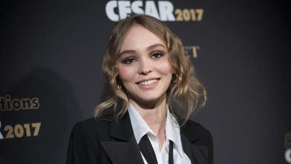 Gaya Boyish Lily-Rose Depp, Yay or Nay? Gaya Boyish Lily-Rose Depp, Yay or Nay?
