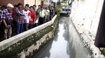 Blusukan di Gang Sempit, Djarot Cek Kali