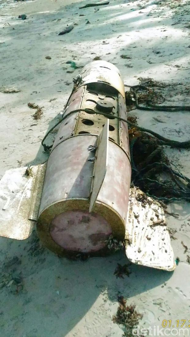 TNI AL dan Warga di Kepri Temukan Benda Mirip Torpedo