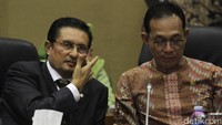 Digantinya Fadel Muhammad karena ingin mendampingi Istrinya yang maju sebagai calon Gubernur Gorontalo.