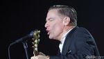 Mari Bernostalgia Bersama Bryan Adams