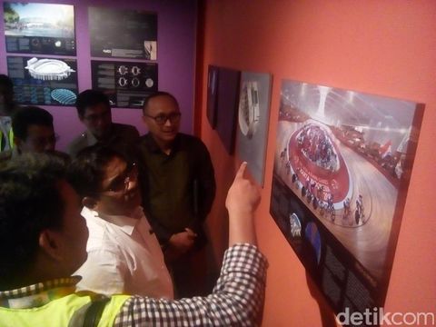  Plt Gubernur DKI Jakarta Sumarsono (Soni) meninjau perkembangan proyek Jakarta International Velodrome di Rawamangun, Jakarta Timur, Selasa (17/1/2017)