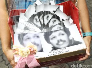 KontraS Serahkan Ribuan Kartu Pos Desak Penuntasan Kasus Munir