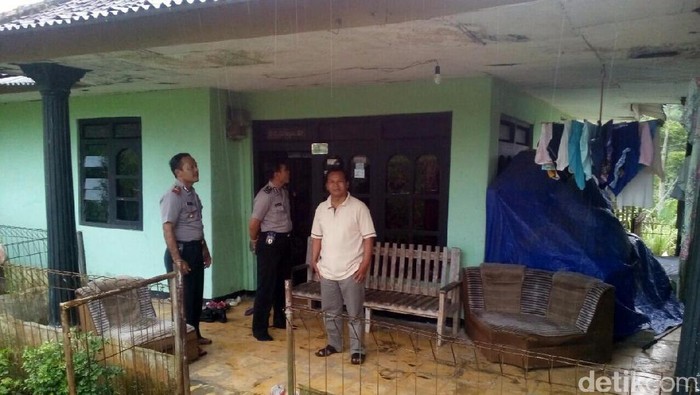 Aksi Motoran Telanjang Dona dan Cerita Takut Penampakan Seram