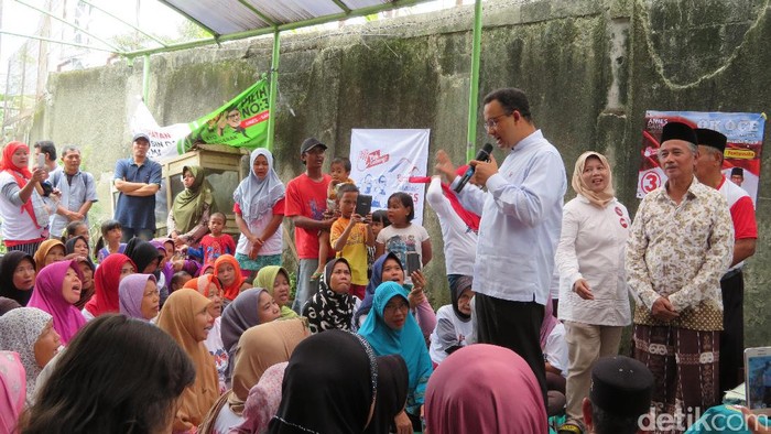 Janji Anies ke Lansia: Tunjangan Rp 300 Ribu Tiap Bulan