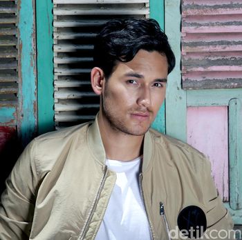 Honor Pertama 200 Ribu, Arifin Putra Beli Celana