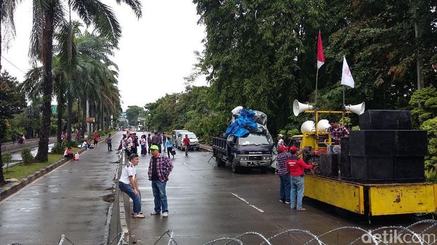 Pendukung Ahok telah datang di lokasi sidang.