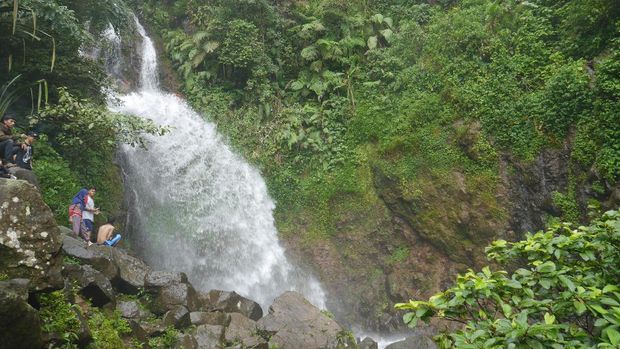 Keindahan Curug Ciherang di Bogor