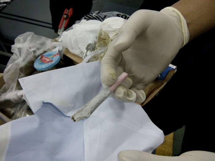 Petugas Temukan Ganja di Paket Sosis dari Luar Negeri