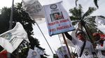 Perang Spanduk Massa Pro vs Kontra Ahok