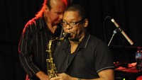 Pemain saxophone Ravi Coltrane masuk nominasi lewat lagu In Movement. Ia juga tergabung dalam grup The Blue Note 7. Lefty Shivambu/Gallo Images/Getty Images/detikFoto.