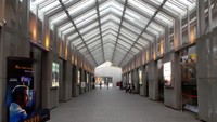 Selain itu, di Huashan 1914 Creative Park terdapat sebuah gedung sinema. Di sini traveler bisa nonton aneka film, dari mulai dokumenter hingga film Hollywood populer  (Wahyu/detikTravel)