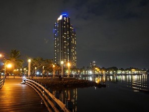 Sudut-Sudut Pantai Ancol yang Sepi
