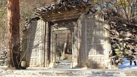 Gerbang depan Museum Seni Itchiku Kubota yang berlokasi di prefektur Yamanashi, Jepang. Itchiku sendiri dikenal akan karya kimononya yang sudah mendunia (Randy/detikTravel)
