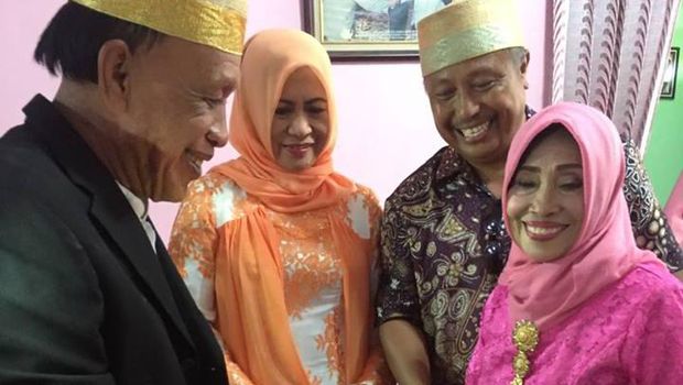Viral, Wanita di NTB Ini Menikah Pertama Kali di Usia 71 Tahun