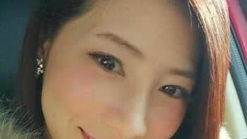 Harus rajin berolahraga dan menjaga tubuh serta pikiran tetap aktif agar awet muda. Harus juga cukup tidur dan jauh-jauh dari rokok, tulisnya. Foto: Instagram