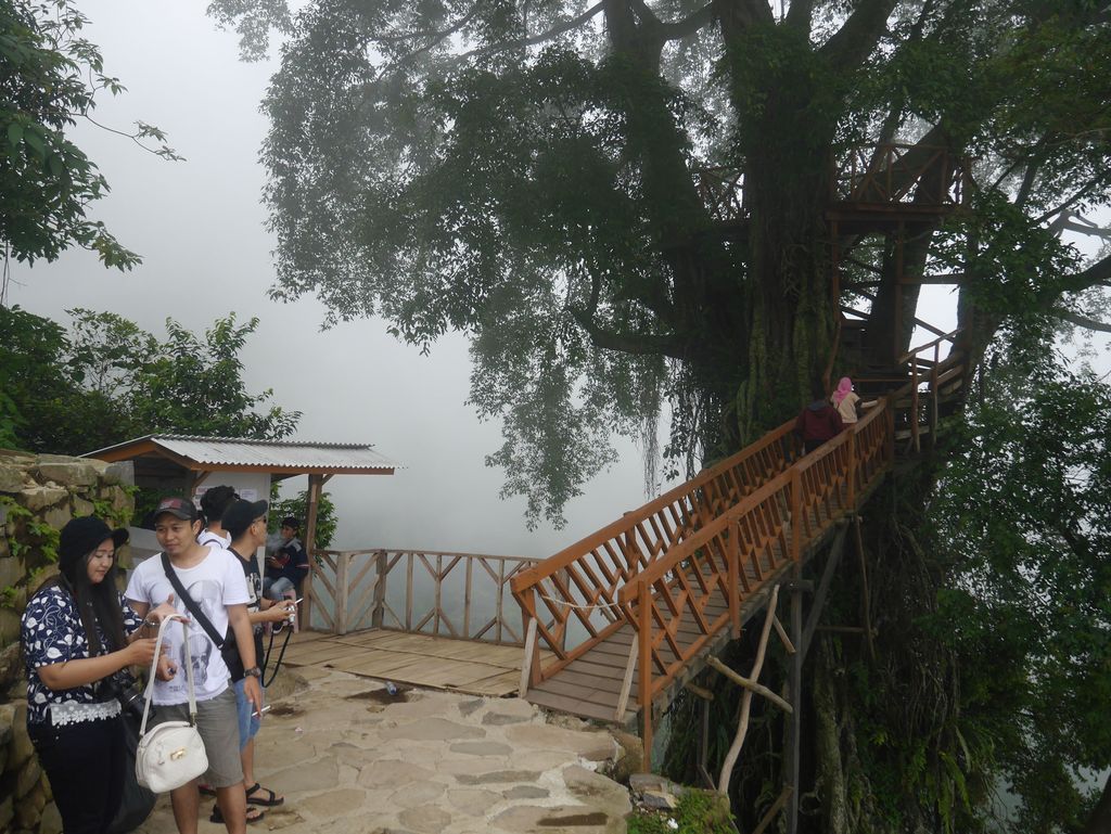Keindahan Curug Ciherang di Bogor