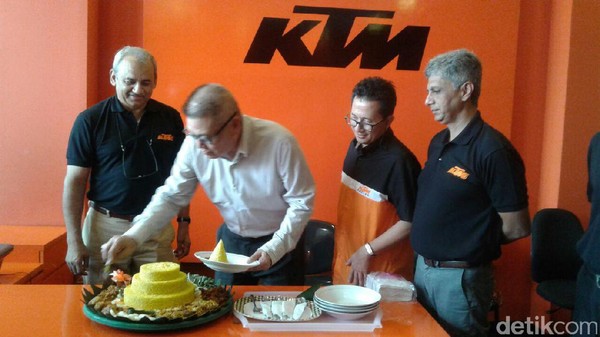 KTM Resmikan Diler di Serpong